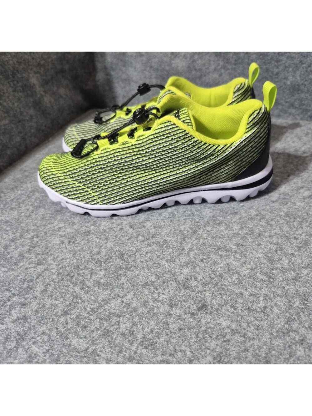 Prophet Women's Yellow/Black/White Striped Lace-Up Low Top Sneaker WAT042M